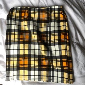 Checkered mini skirt
